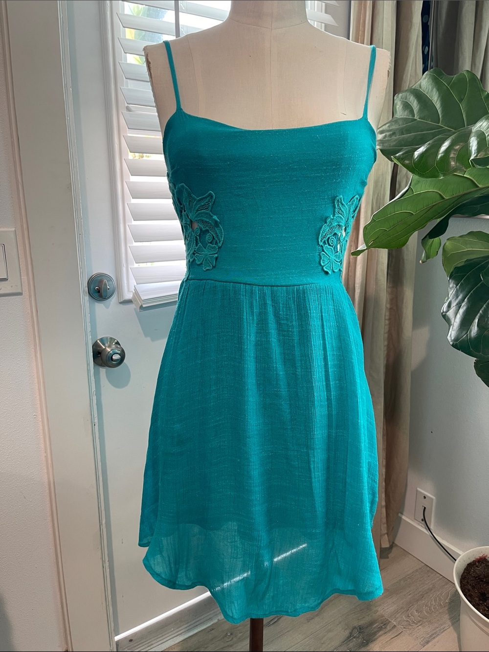 Beautiful Summer Number! Socialite Teal Blue Spaghetti-Strap Mini Dress